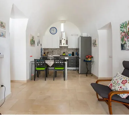 Trullo Belvedere Pool & Relax Villa *